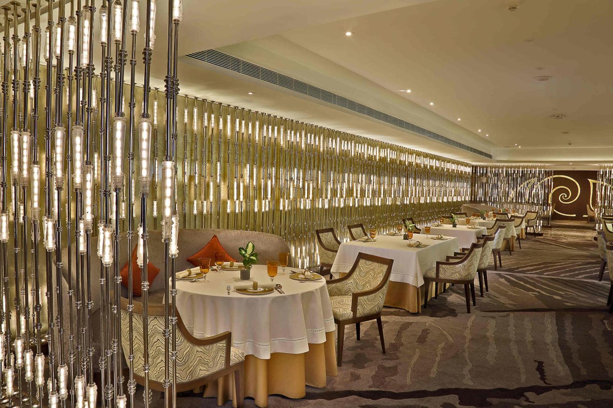Itc Grand Chola, A Luxury Collection Hotel, Chennai Esterno foto The interior of the restaurant